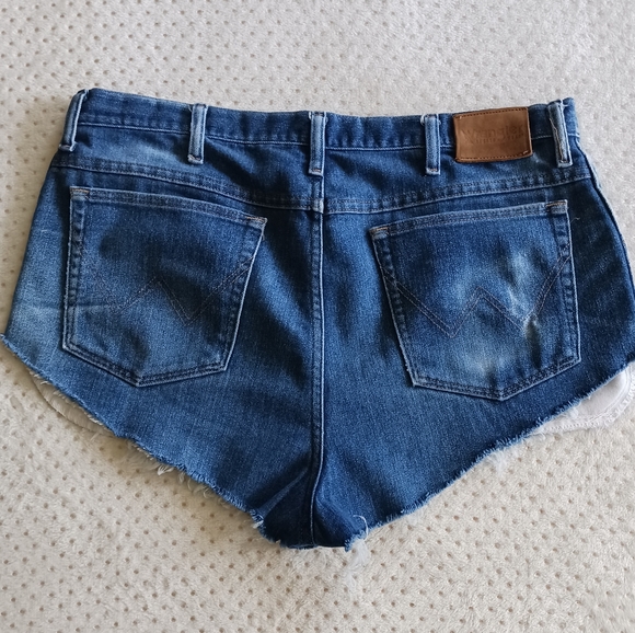 Wrangler Vintage Custom Denim Jean Cut-Off Shorts - Picture 6 of 16